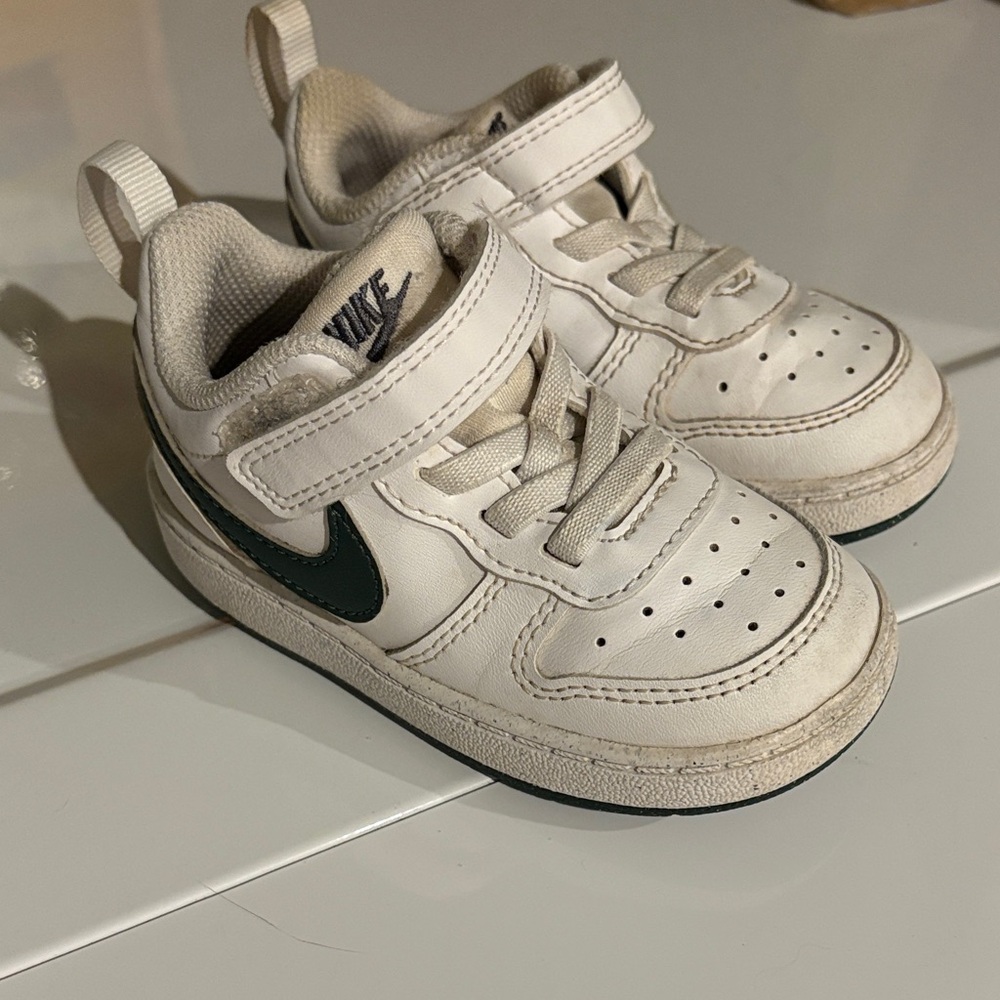 Nike Kids White and Dark Green Sneakers